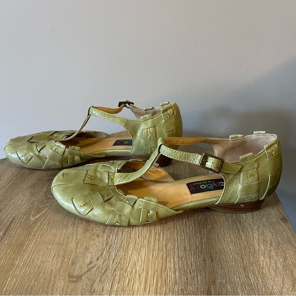 EVERYBODY BY BZ MODA Green Leather Sandals Shoes - Picture 3 of 11